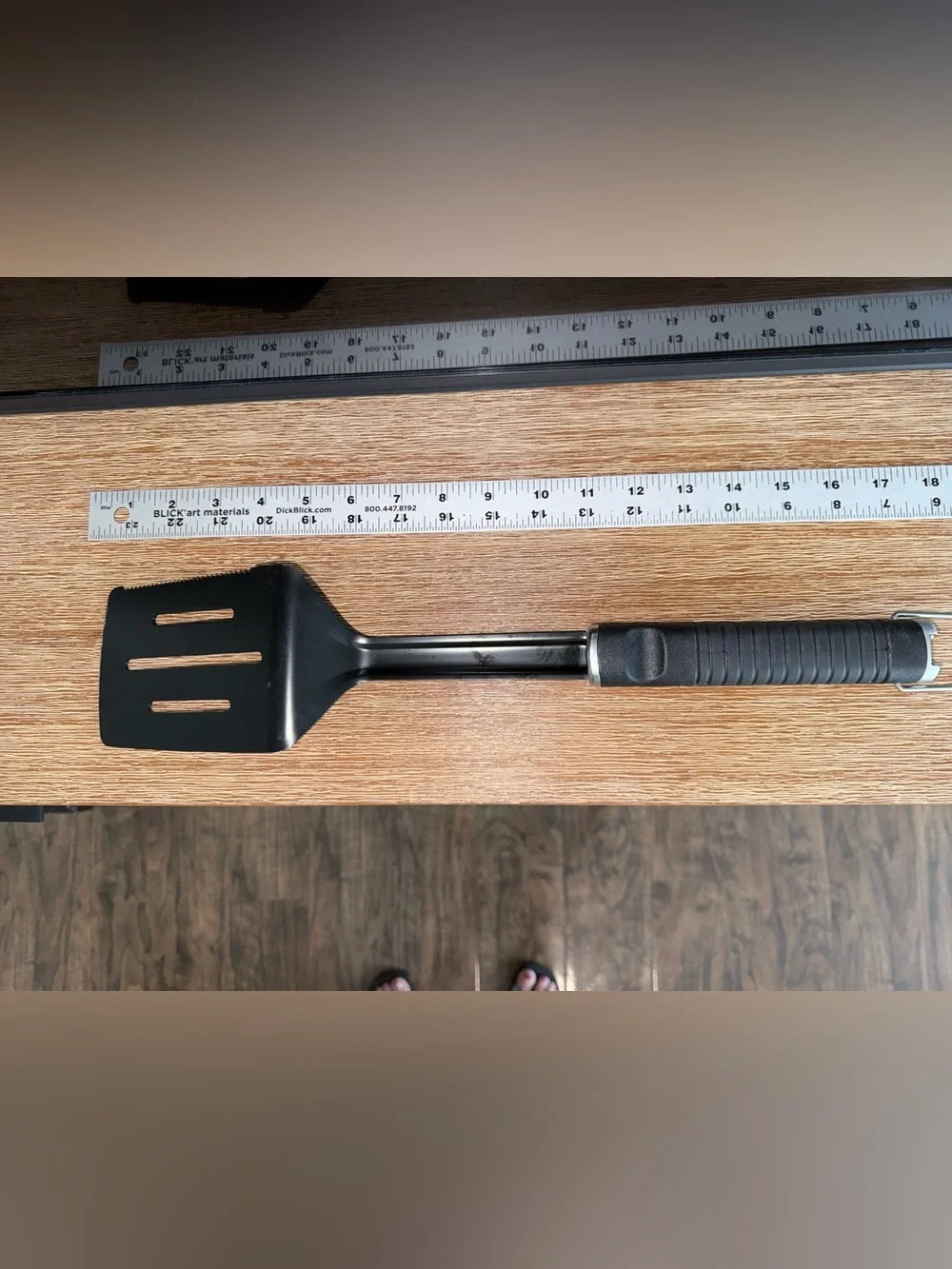 ⭐️ XL PITT BOSS Black Slotted Turner Spatula with Rubber Grip & Side Scraper